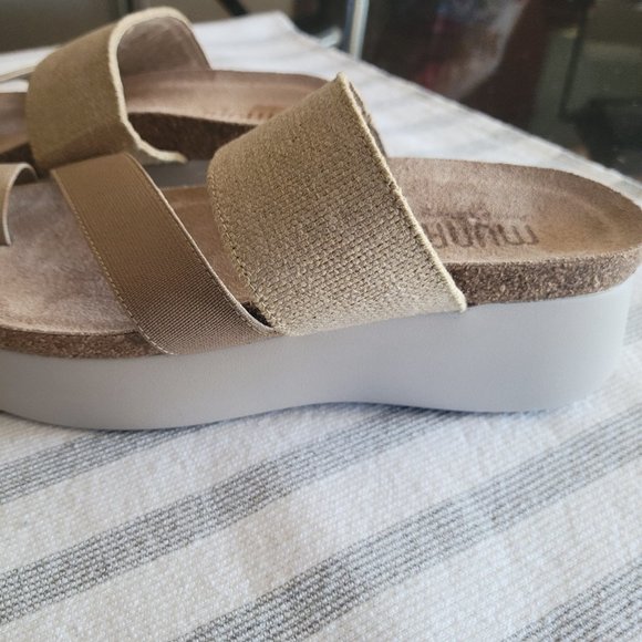 Munro Tan Sandals with Cushioned Footbed - Picture 8 of 14